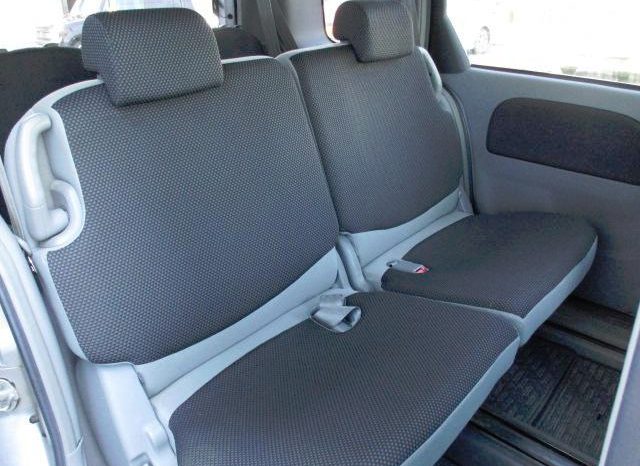 TOYOTA SIENTA 2005 full