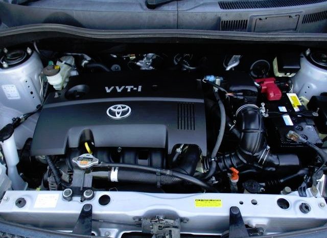 TOYOTA SIENTA 2005 full