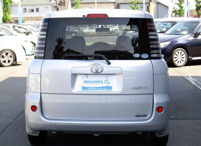 TOYOTA SIENTA 2005 full