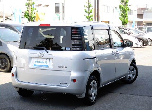 TOYOTA SIENTA 2005 full