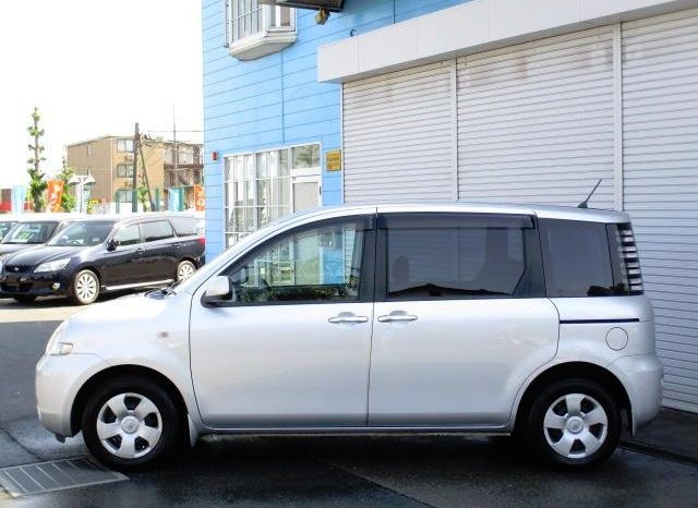 TOYOTA SIENTA 2005 full