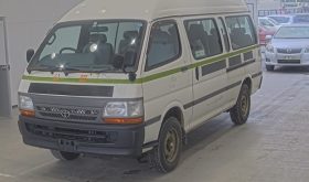 TOYOTA HIACE COMUTER 5L